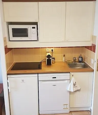 Апартаменты 1-appt Avec Piscine A St-jean Pays-basque Uhart-Cize