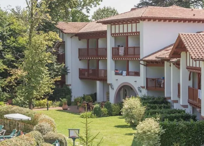 1-appt Avec Piscine A St-jean Pays-basque *